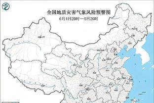 贵州村超球场中场休息，“显眼包”邓超跟着节奏尽情摇摆？