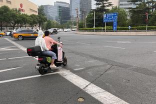 杨舒予晒训练集锦：干一行爱一行 金手指你什么在行做什么