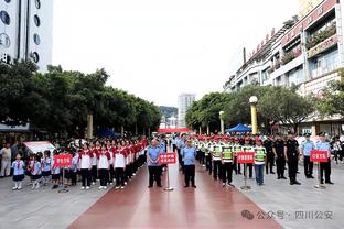 英超官方祝福弗格森生日：足球运动真正的传奇生日快乐！